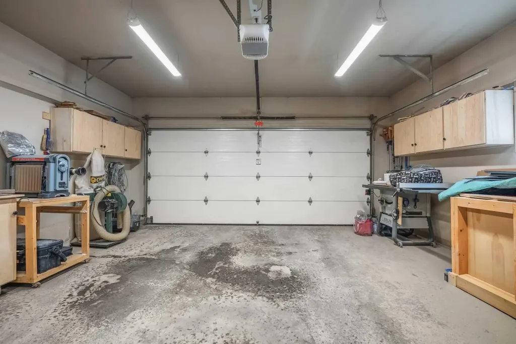 444 Sierra Morena Court SW Calgary AB T3H 3A6