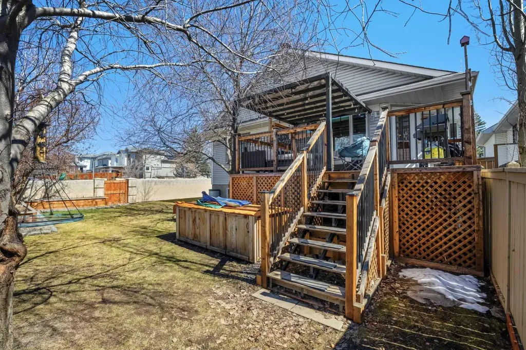 444 Sierra Morena Court SW Calgary AB T3H 3A6