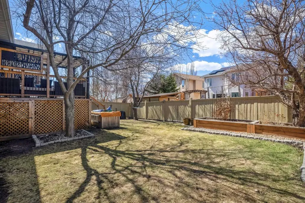 444 Sierra Morena Court SW Calgary AB T3H 3A6