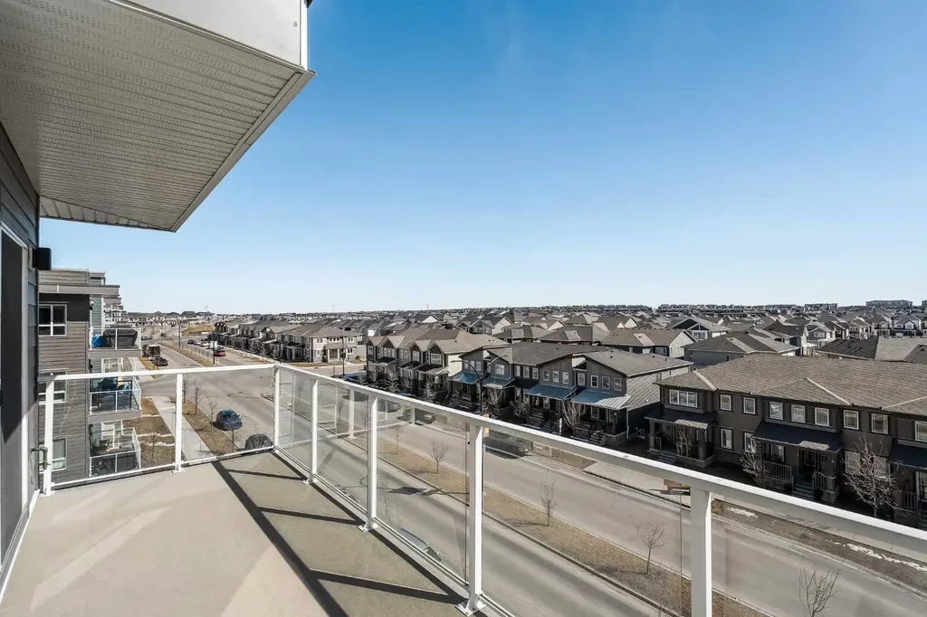 40 Carrington Plaza NW Calgary AB T3P 1X7