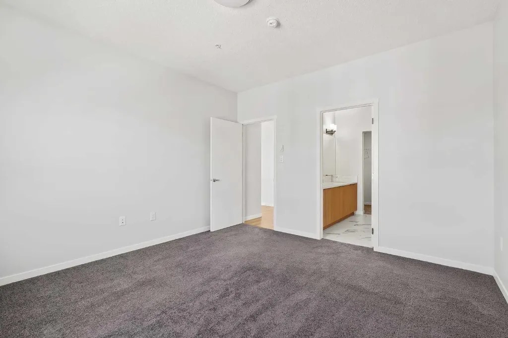 40 Carrington Plaza NW Calgary AB T3P 1X7