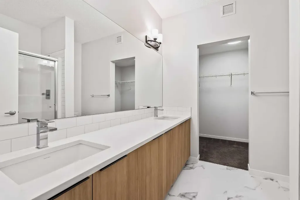 40 Carrington Plaza NW Calgary AB T3P 1X7