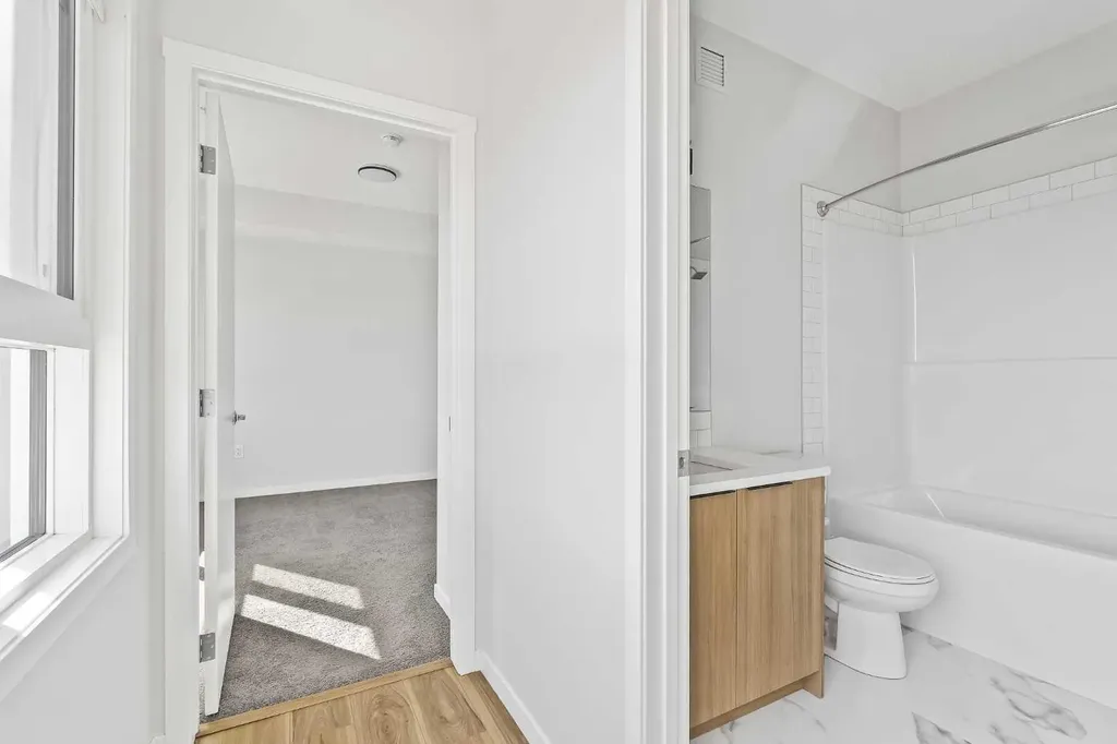 40 Carrington Plaza NW Calgary AB T3P 1X7