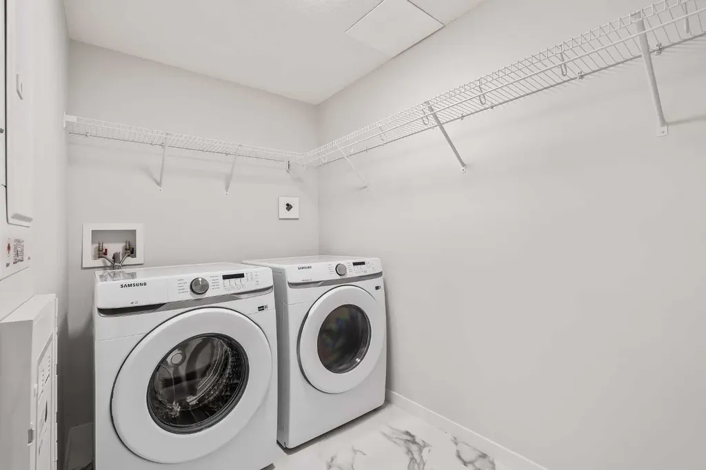 40 Carrington Plaza NW Calgary AB T3P 1X7