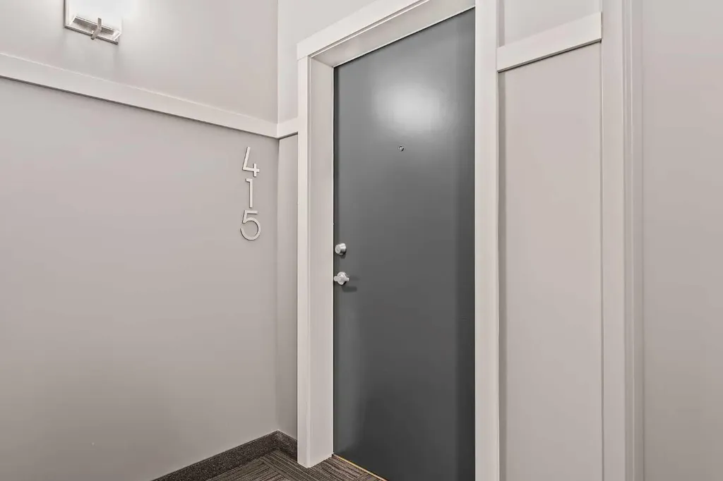 40 Carrington Plaza NW Calgary AB T3P 1X7