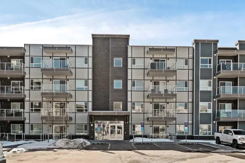 40 Carrington Plaza NW Calgary AB T3P 1X7