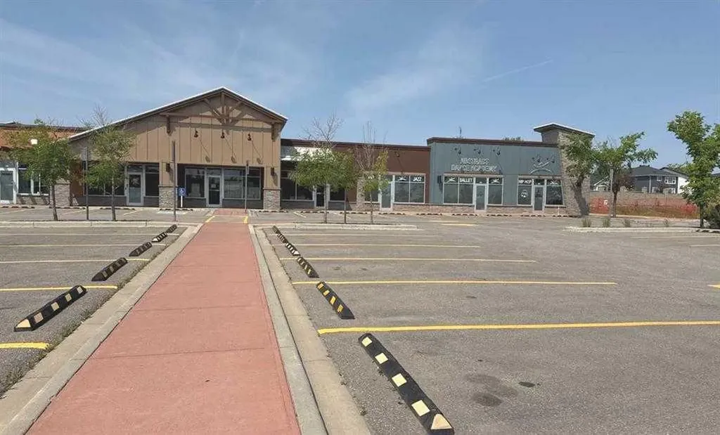 320 West Creek Drive Chestermere AB T1X 0P7