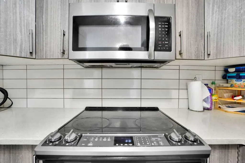 6118 80 Avenue NE Calgary AB T3J 0S6