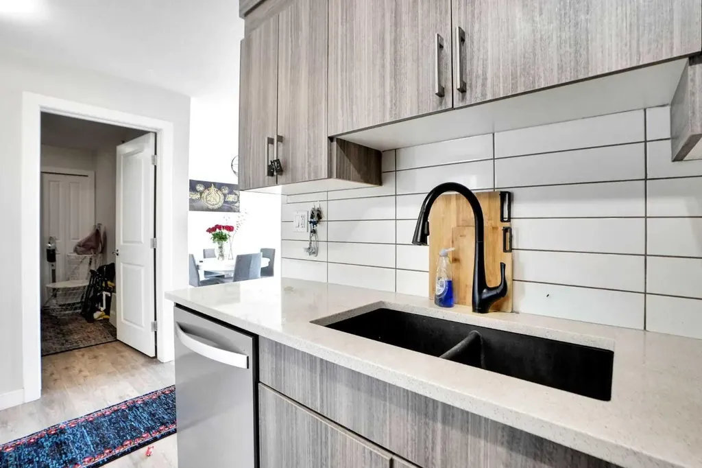 6118 80 Avenue NE Calgary AB T3J 0S6