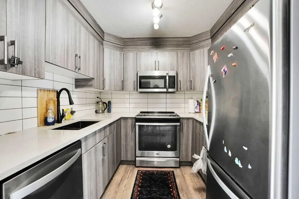 6118 80 Avenue NE Calgary AB T3J 0S6