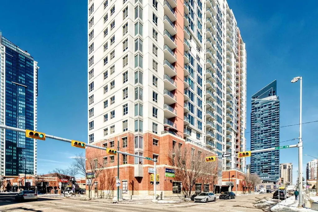 1053 10 Street SW Calgary AB T2R 1S6