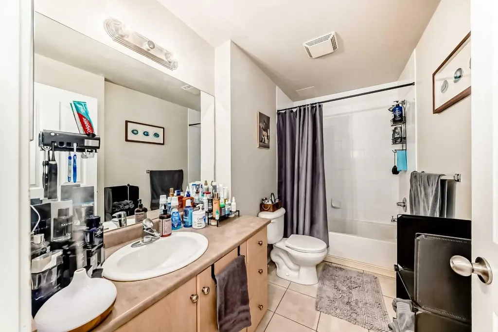 1053 10 Street SW Calgary AB T2R 1S6