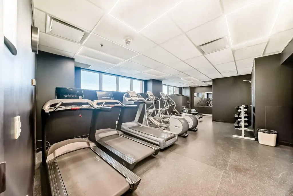 1053 10 Street SW Calgary AB T2R 1S6