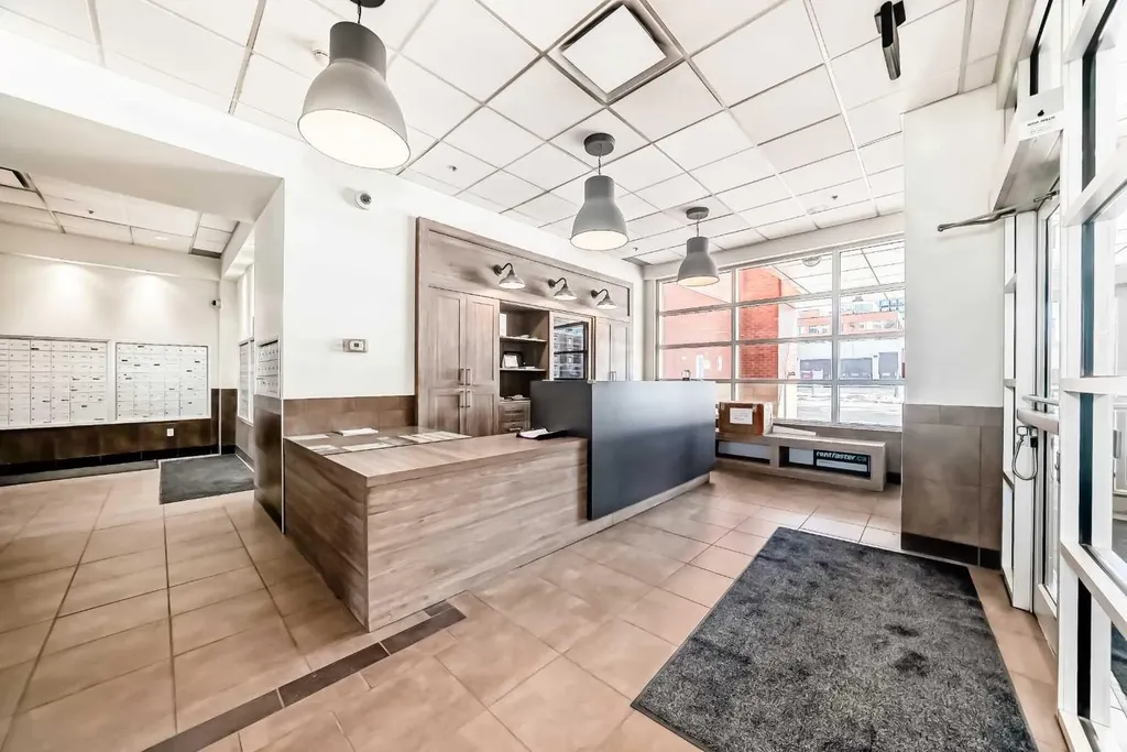 1053 10 Street SW Calgary AB T2R 1S6