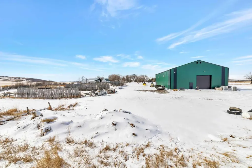 Point NW 1-46-27-w3 Rural SK S0M 1P0