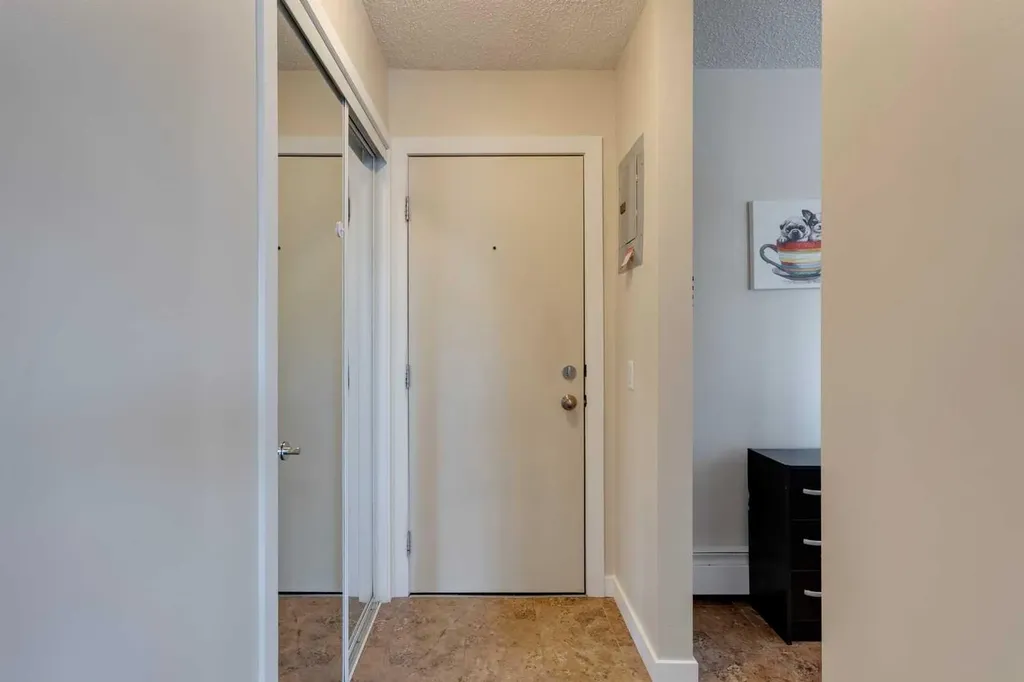 2203 14 Street SW Calgary AB T2T3T2