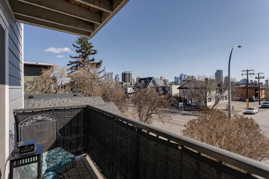 2203 14 Street SW Calgary AB T2T3T2
