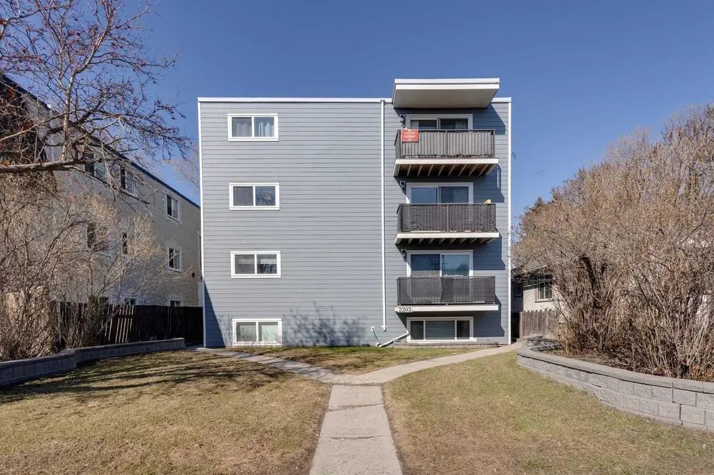 2203 14 Street SW Calgary AB T2T3T2