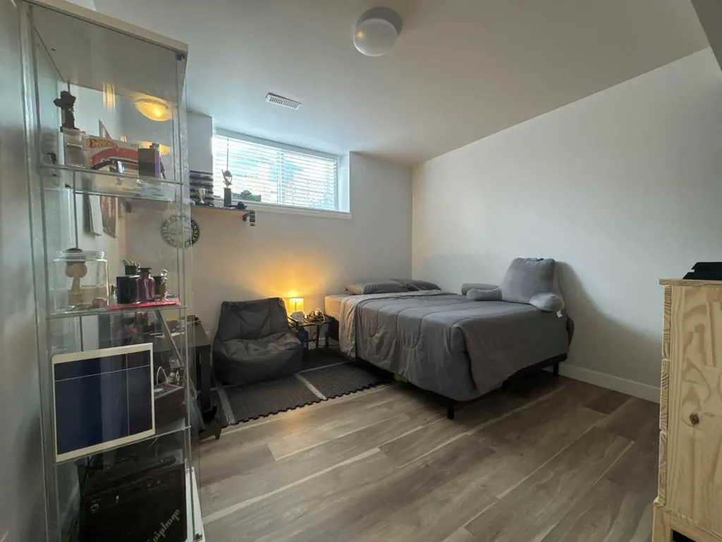 304 Ross Avenue Cochrane AB T4C 2J5