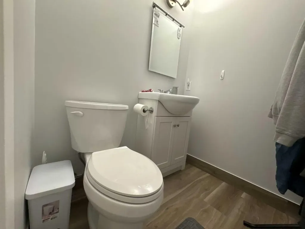 304 Ross Avenue Cochrane AB T4C 2J5