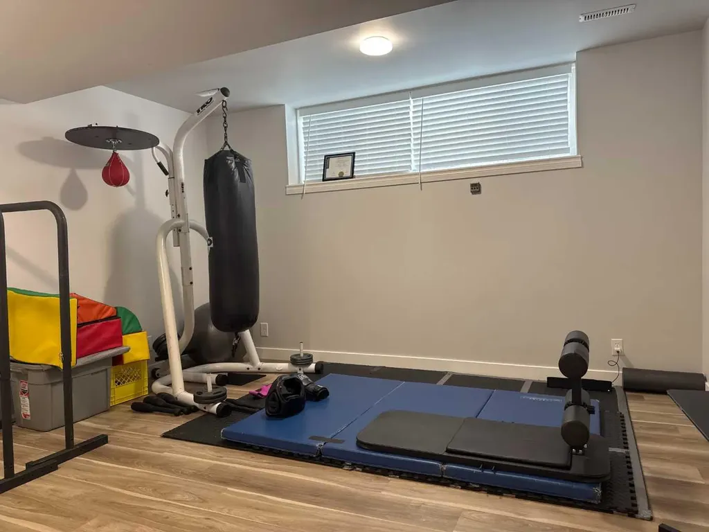 304 Ross Avenue Cochrane AB T4C 2J5
