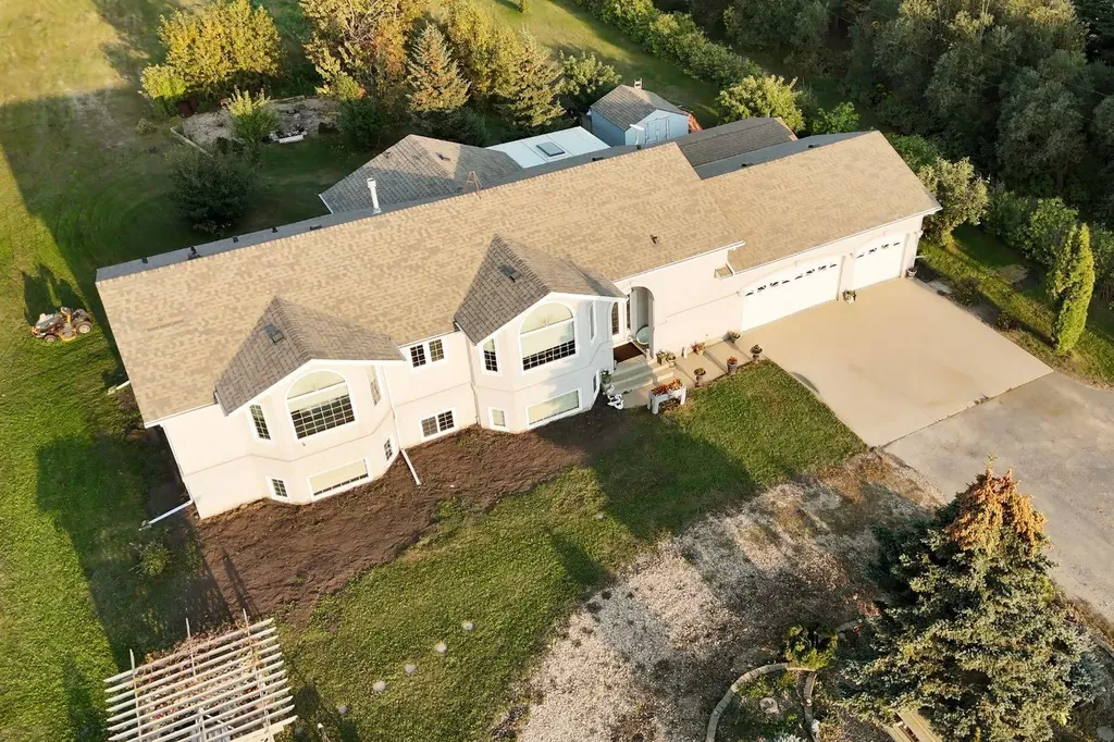 431079 Range Road 254 Rural Ponoka County AB T4J1R2