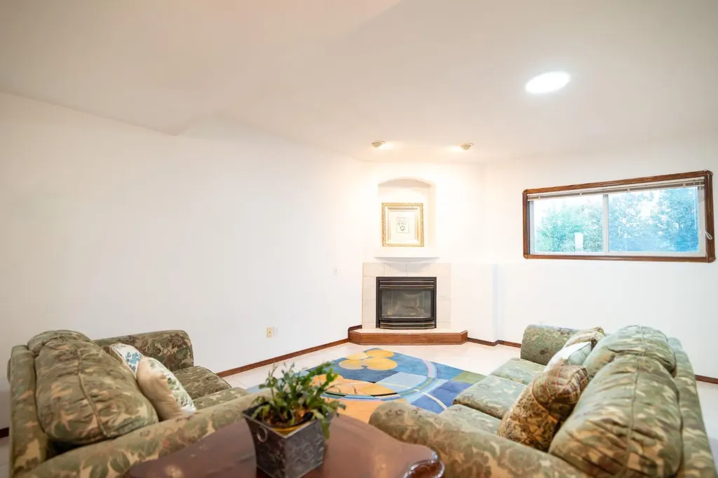 431079 Range Road 254 Rural Ponoka County AB T4J1R2