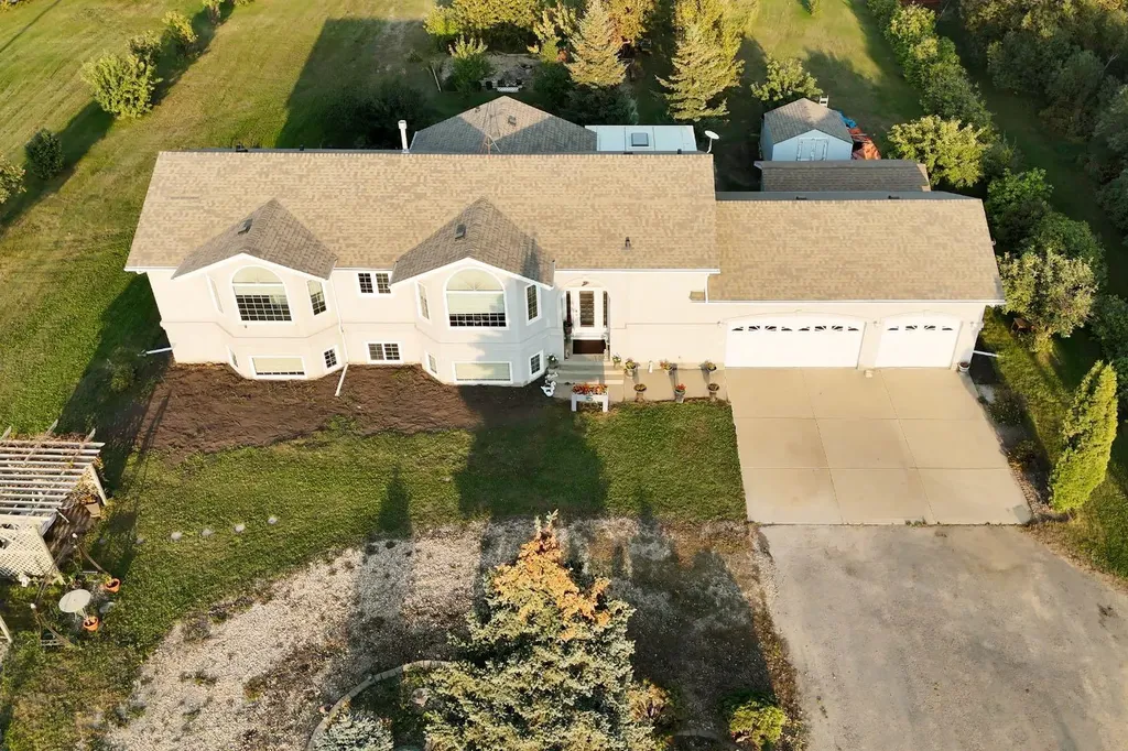 431079 Range Road 254 Rural Ponoka County AB T4J1R2