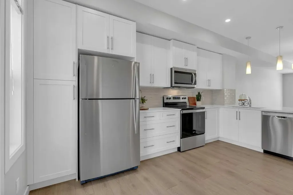 118 Legacy Path SE Calgary AB T2X 4H9