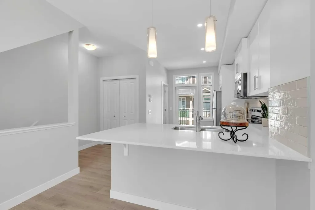 118 Legacy Path SE Calgary AB T2X 4H9