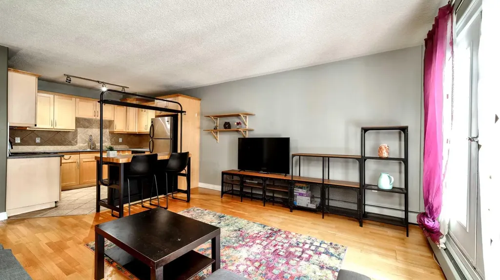 1813 25 Avenue SW Calgary AB T2T 1A4