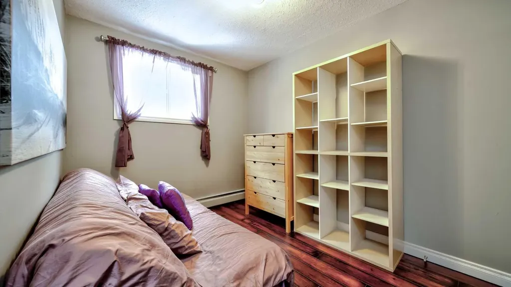 1813 25 Avenue SW Calgary AB T2T 1A4