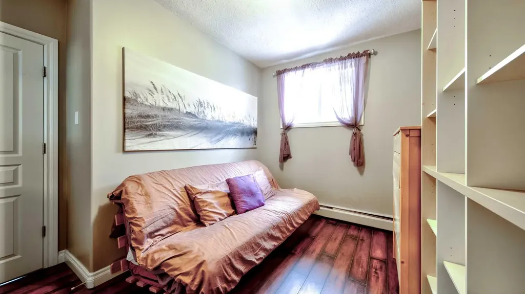 1813 25 Avenue SW Calgary AB T2T 1A4