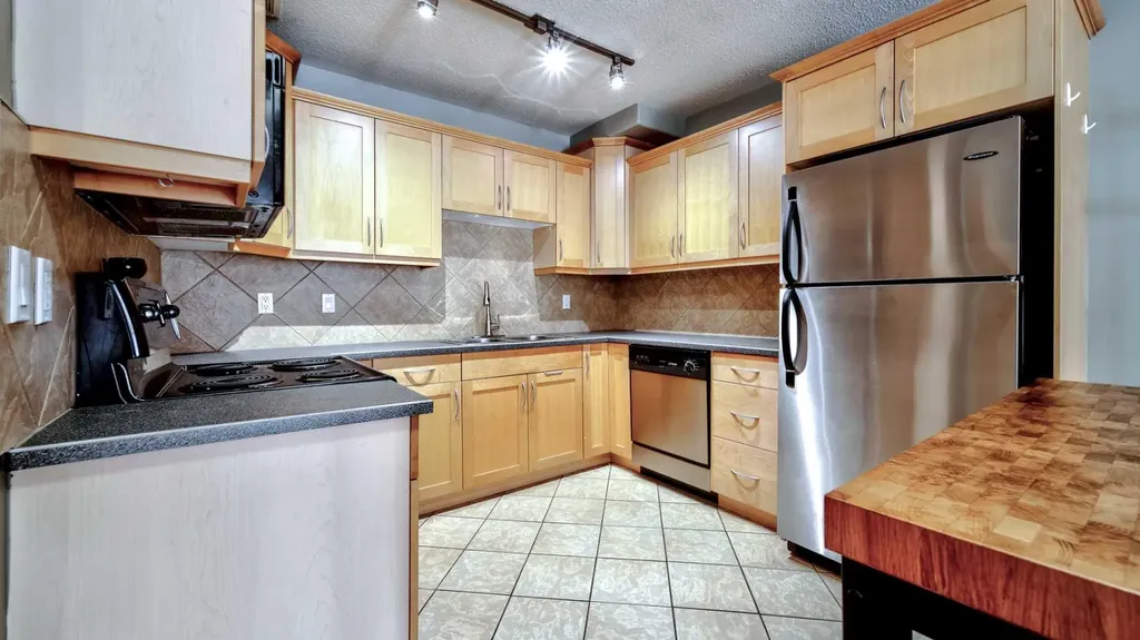 1813 25 Avenue SW Calgary AB T2T 1A4
