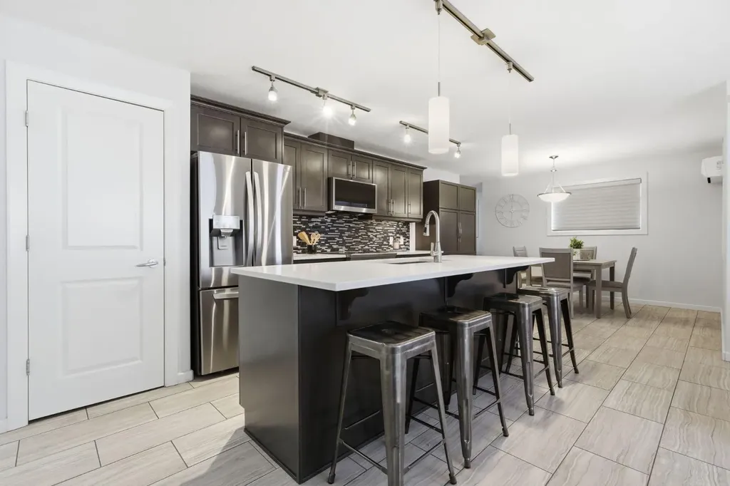 402 Kincora Glen Road NW Calgary AB T2R 0V2