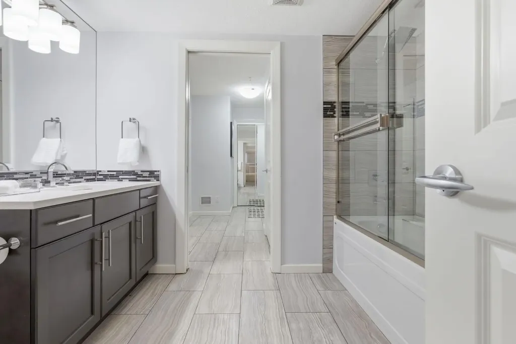 402 Kincora Glen Road NW Calgary AB T2R 0V2