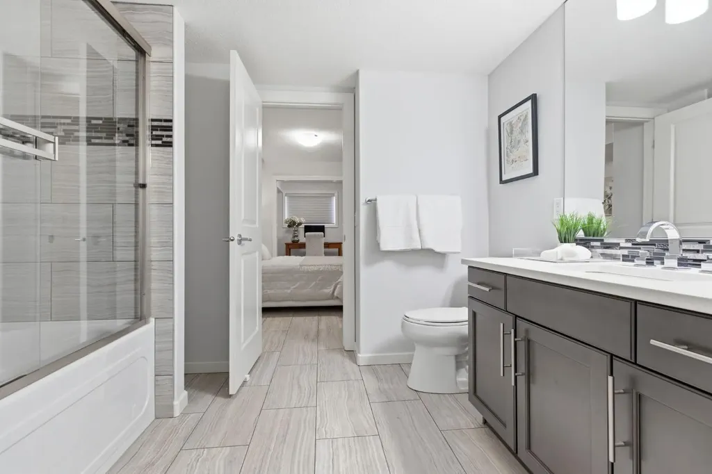 402 Kincora Glen Road NW Calgary AB T2R 0V2