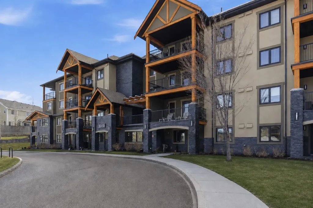 402 Kincora Glen Road NW Calgary AB T2R 0V2