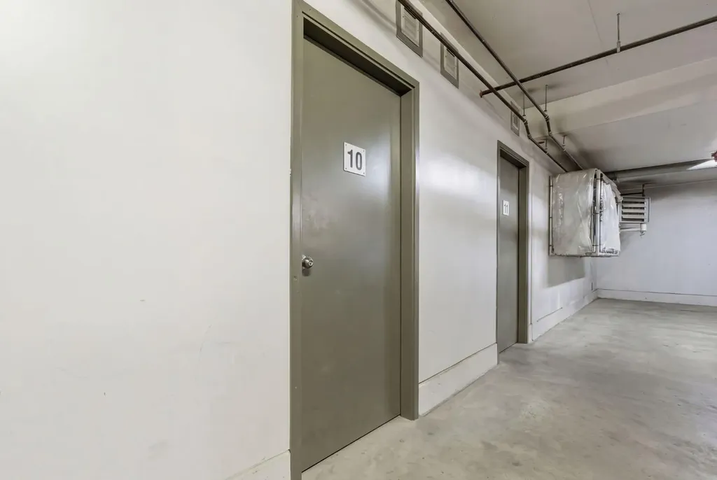 402 Kincora Glen Road NW Calgary AB T2R 0V2