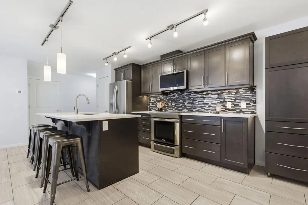 402 Kincora Glen Road NW Calgary AB T2R 0V2