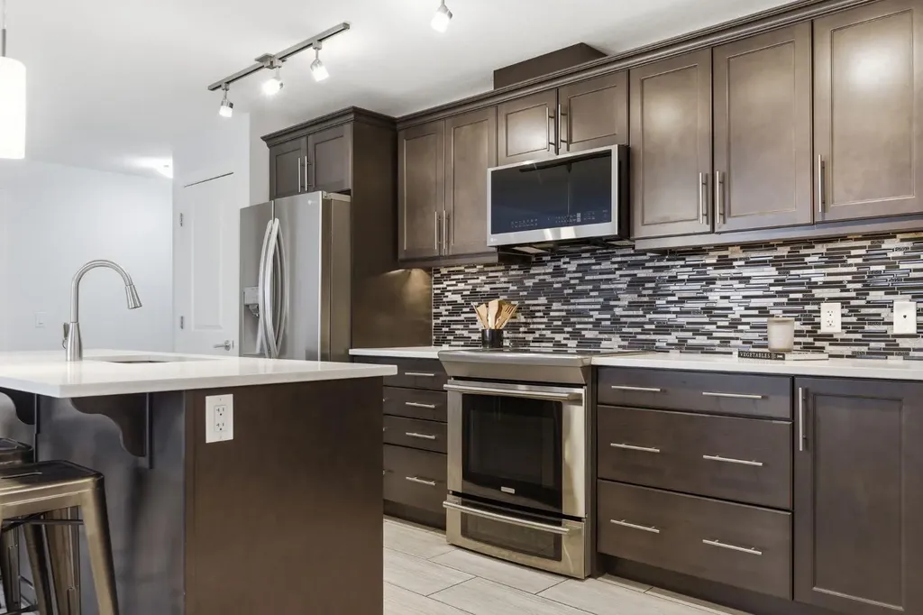 402 Kincora Glen Road NW Calgary AB T2R 0V2