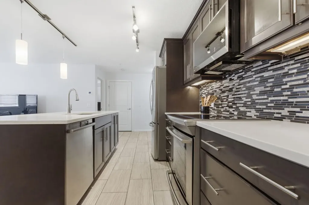 402 Kincora Glen Road NW Calgary AB T2R 0V2