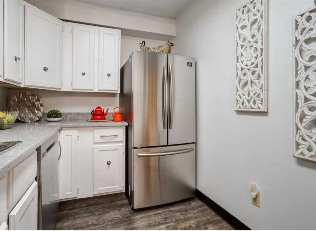 315 Southampton Drive SW Calgary AB T2W2T6