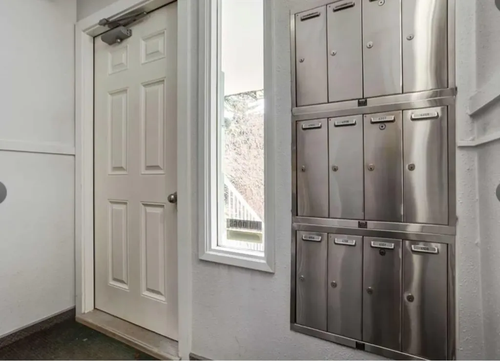 315 Southampton Drive SW Calgary AB T2W2T6