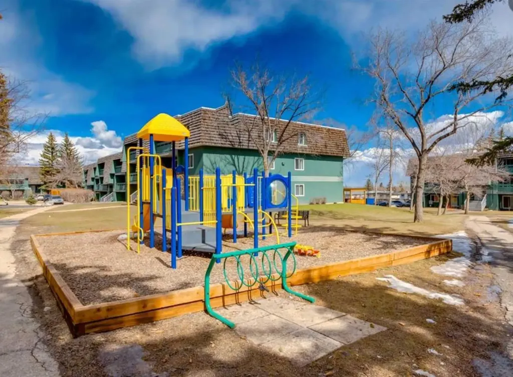 315 Southampton Drive SW Calgary AB T2W2T6