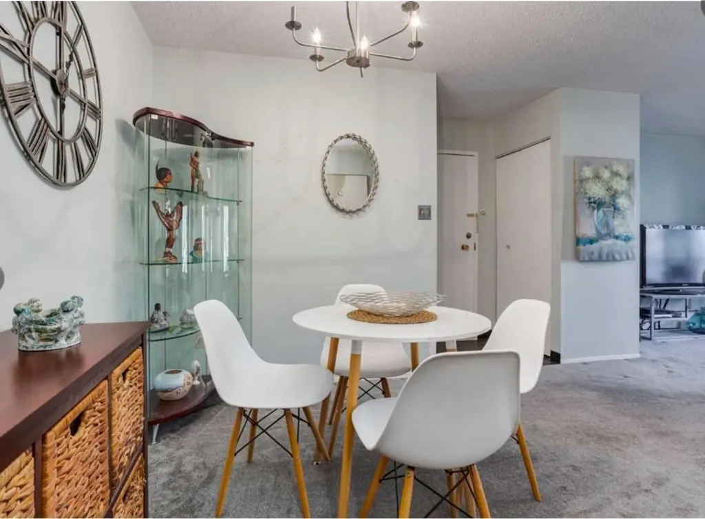 315 Southampton Drive SW Calgary AB T2W2T6