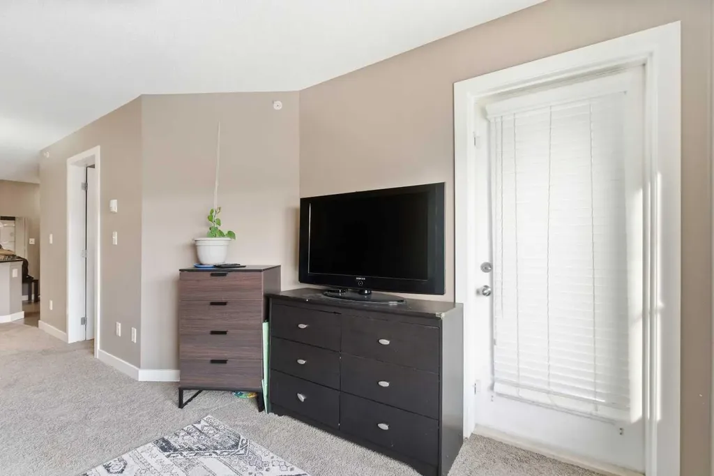 7110 80 Avenue NE Calgary AB T3J 0N4