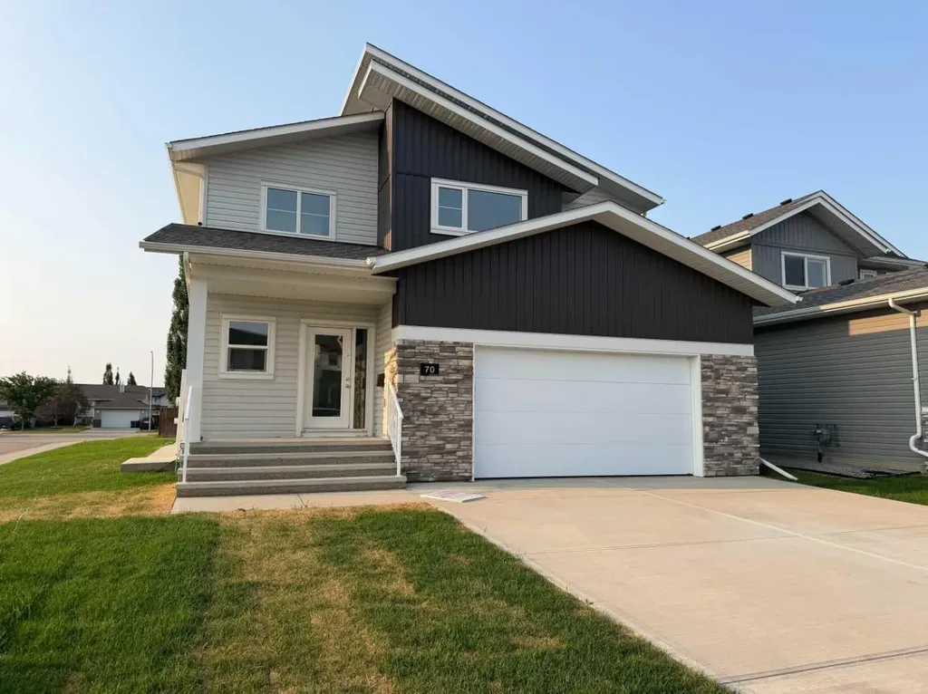 70 Palmer Circle Blackfalds AB T0M 0J2