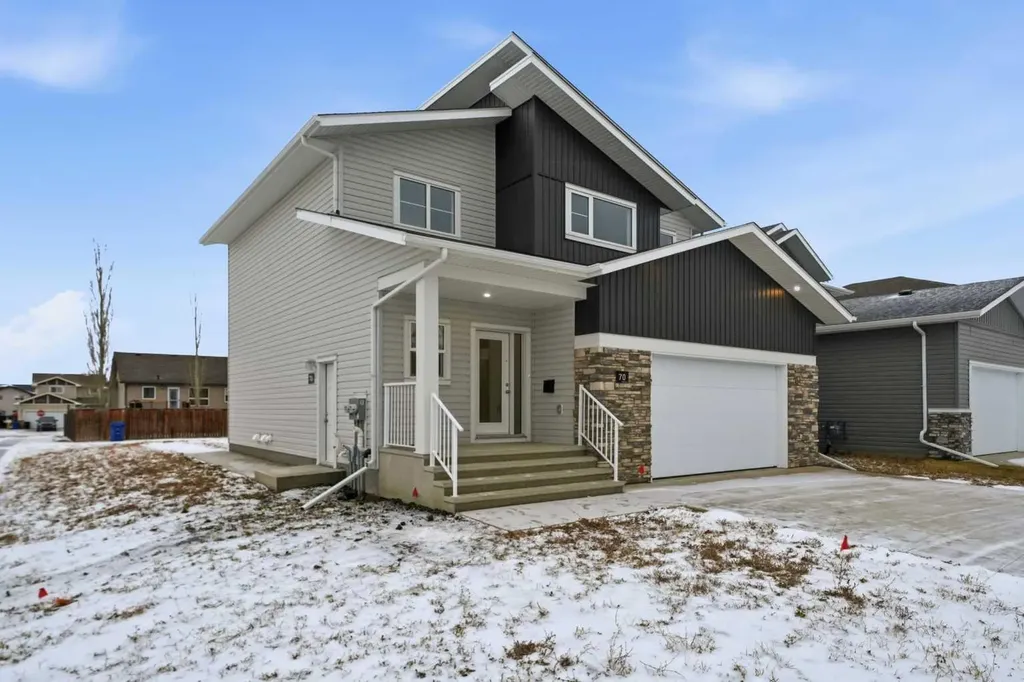 70 Palmer Circle Blackfalds AB T0M 0J2