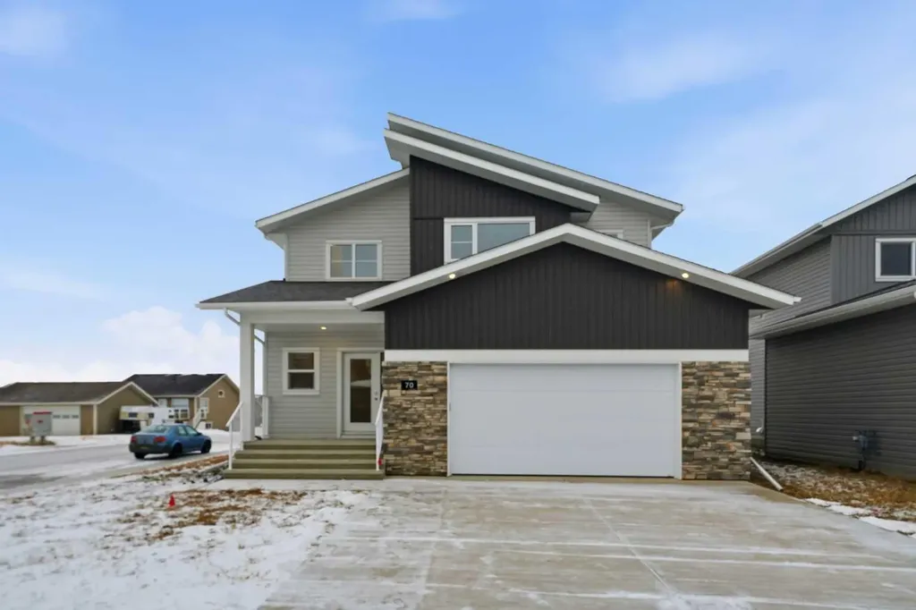 70 Palmer Circle Blackfalds AB T0M 0J2